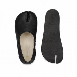 Women Barefoot Shoes, BLACK NUBUCK Leather, Split-Toe Tabi Shoes, Handmade Ballet Flats, 6mm Rubber-Sole