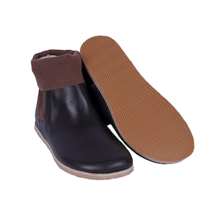 Breite Barfuß-Chelsee-Boots, Männer, Gestapelte, sockenähnliche Manschetten, Dunkelbraunes, glattes Leder, handgefertigt, naturbelassen, Eva-Basissohle