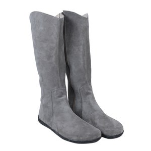 Dames platte knielaarzen op blote voeten Zero Drop GRIJS SUÈDE lederen handgemaakte schoenen, 6 mm zachte rubberen buitenzool