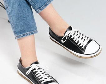 Chaussure style Converse plus large pour femme, faite main, Zero Drop, pieds nus en cuir lisse noir, naturel, coloré, semelle intérieure en cuir, semelle extérieure en cuir de 6 mm