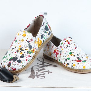 Kids Barefoot Leather Slip-On Shoes: White Splanter Design