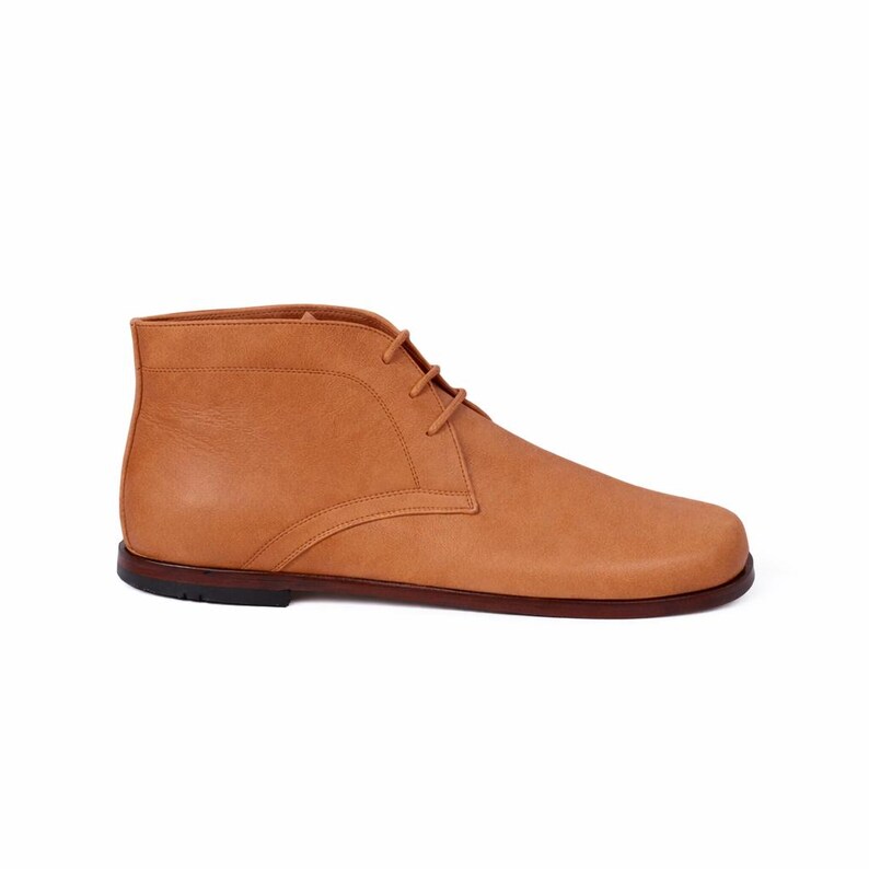 Botas Chukka de cuero para hombre, descalzas, color miel y camello, estilo clásico: hechas a mano. imagen 3