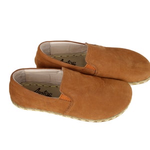 WOMEN Barefoot Tan Nubuck Leather Handmade Sport Yemeni Shoes, Natural, Colorful, Slip-On