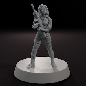 Starship Warrant Officer - Aftermath Studios - Sci-Fi Horror 3D Printed Resin Figures for Stargrave, Five Parsecs from Home, Alien RPG
