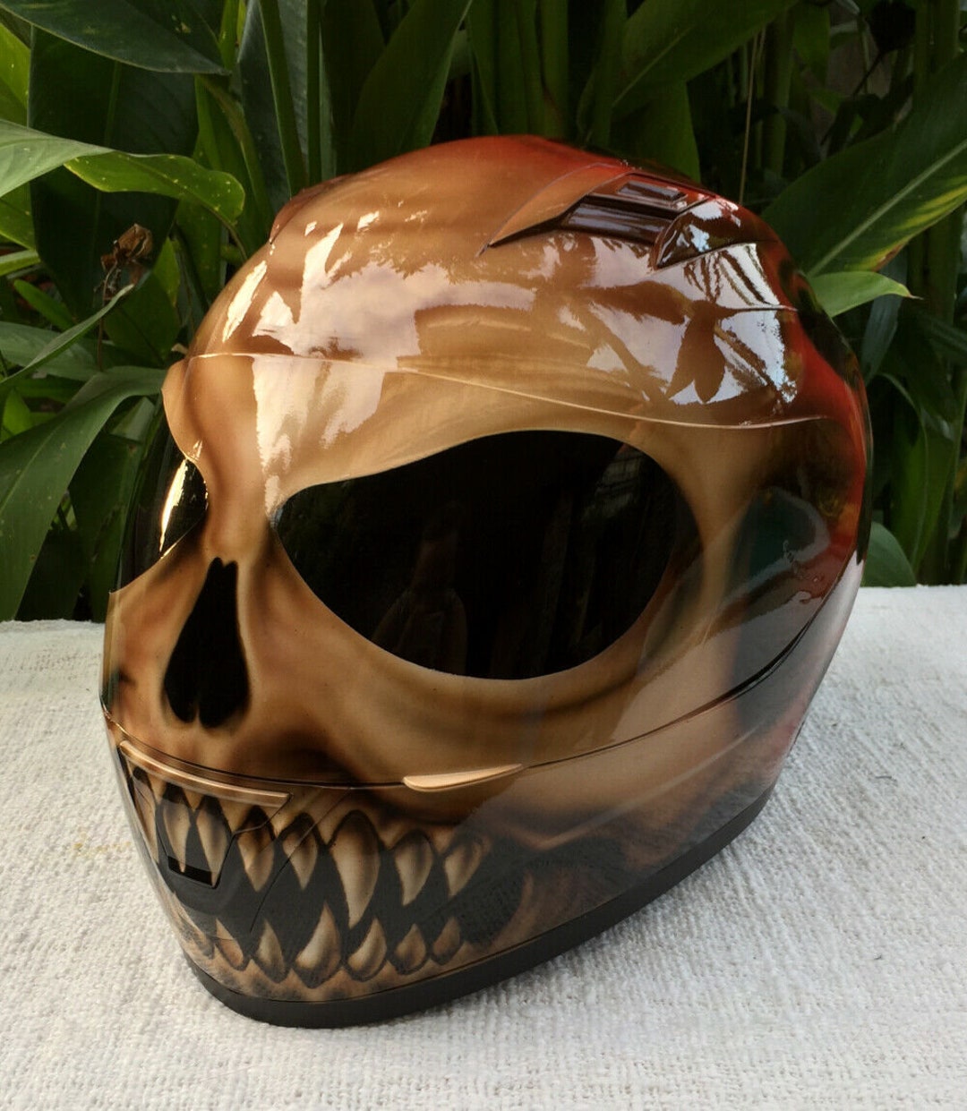 カスタムバイクヘルメット エアブラシキラー スカル 燃える炎 (DOT