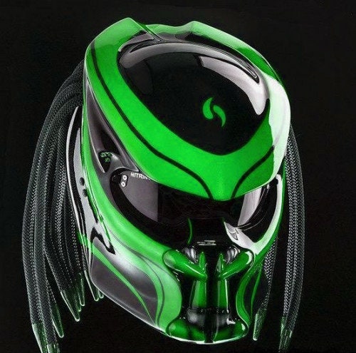 カスタム プレデター バイクヘルメット：グリーンライン、ハンドメイド