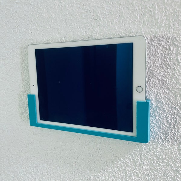 Wandhalterung Tablet in Wunschfarbe/ auf die Größe Ihres Tablets anpassbar / inklusive Schrauben und Dübel