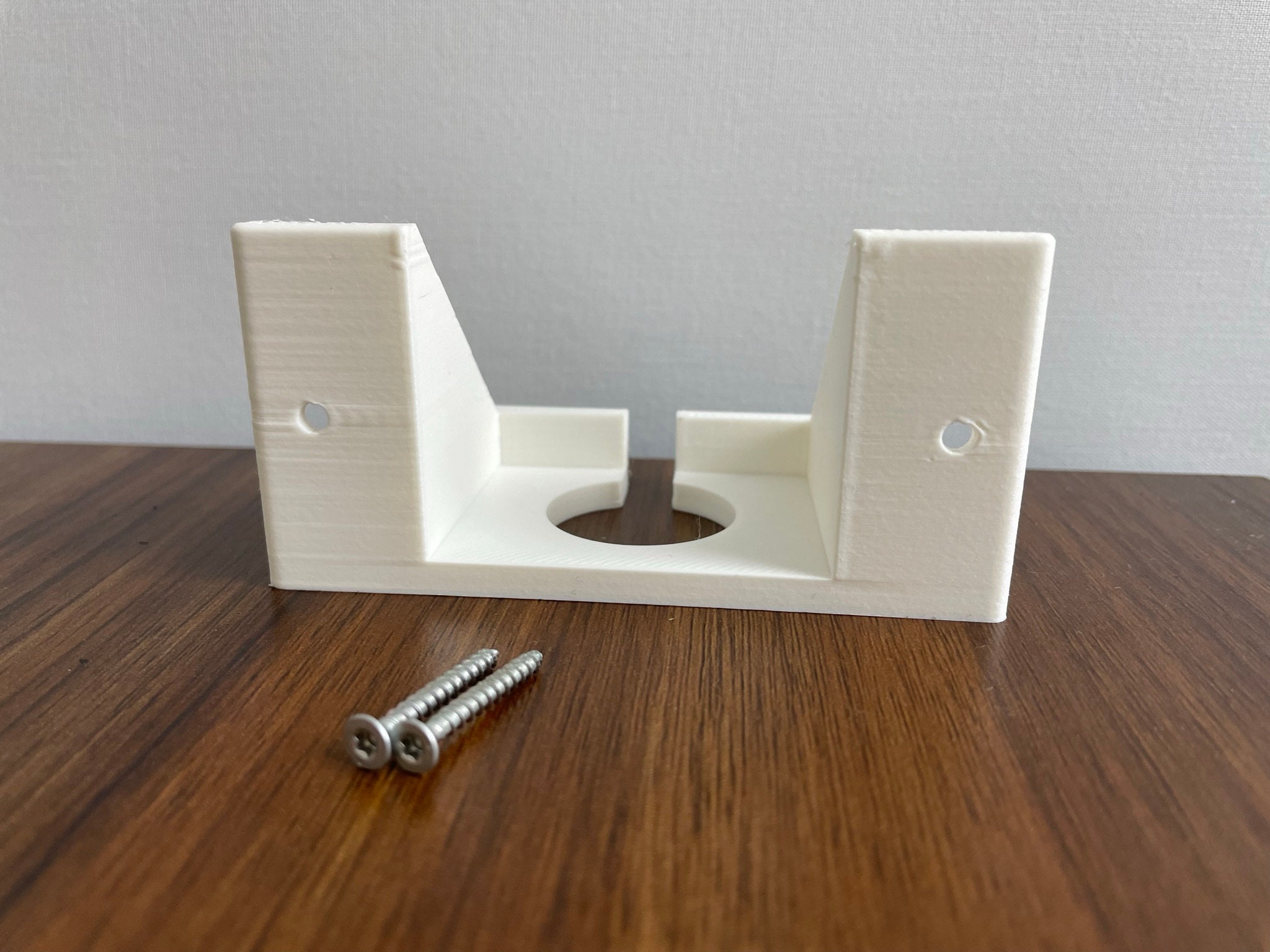 Halterung für Steckdosenleiste 3D-gedruckt für Wand oder Schreibtisch  Universal Mehrfachsteckerhalterung Schrauben inklusive - .de