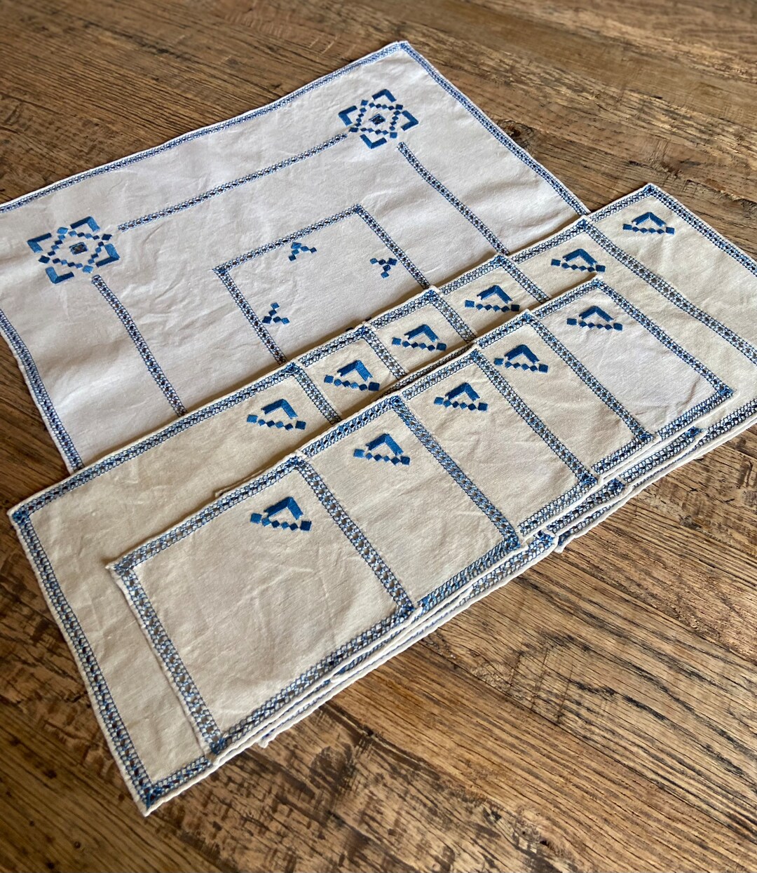 Vintage Table Mats / Linen Table Mats / Embroidered Mats / Etsy
