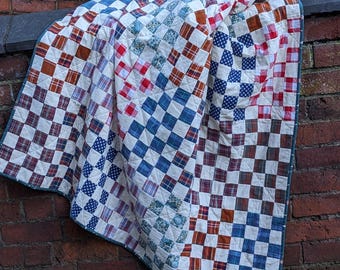 Einfache Patchwork Memory Quilt Decke aus Kleidung eines geliebten Menschen