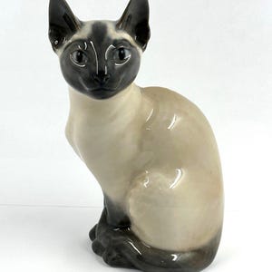 Vintage Figurine, Siamese Cat, 3281, Royal Copenhagen, Made in Denmark.