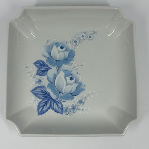 Vintage Square Serving Dish With White and Blue Flowers by Seizan, Japan.