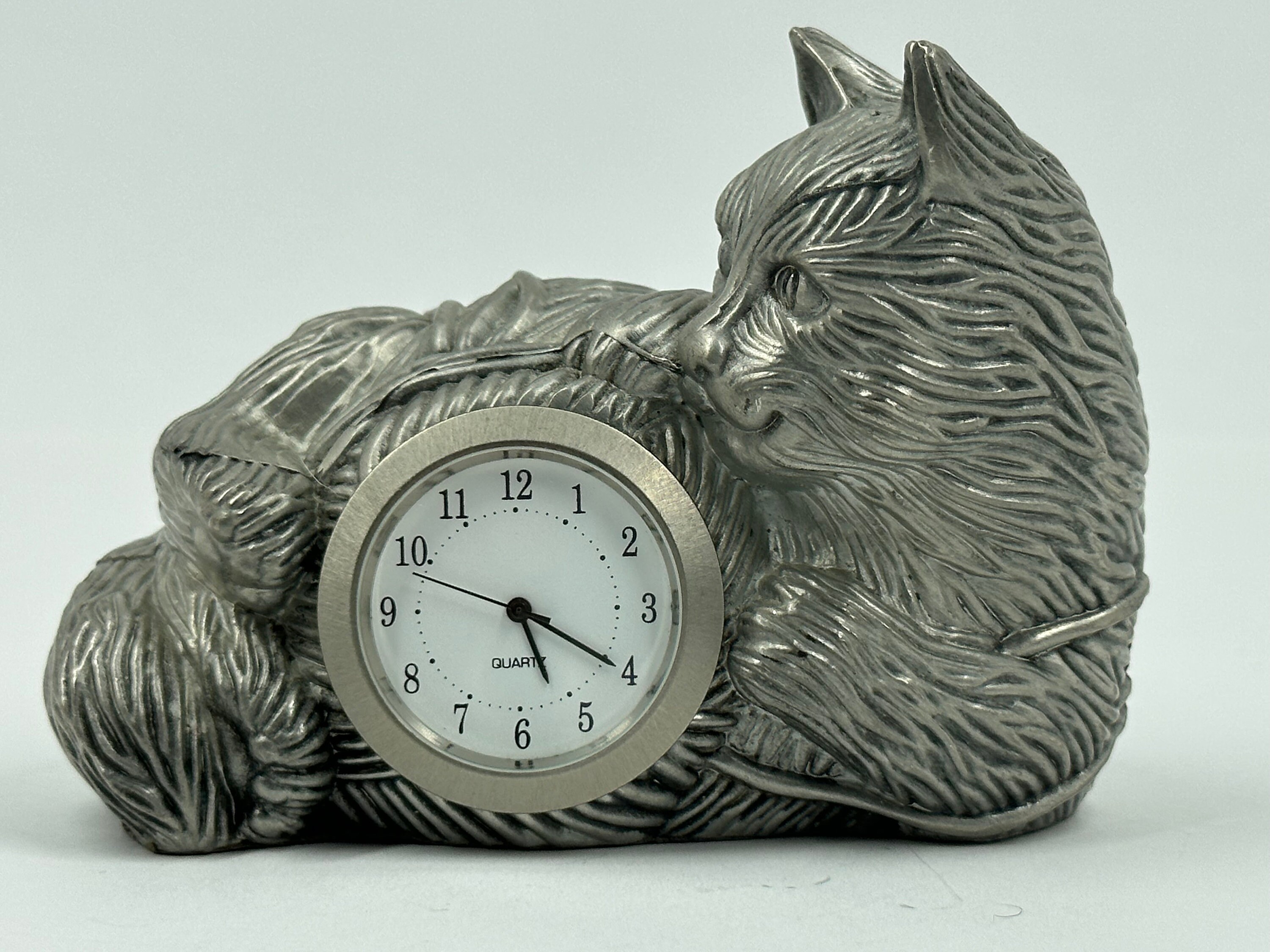 Vintage cat clock adorable curled up kitty holding a quartz clock and