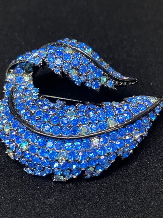 Vintage Brooch, Leaf Pin with Blue Rhinestones, S… - image 4