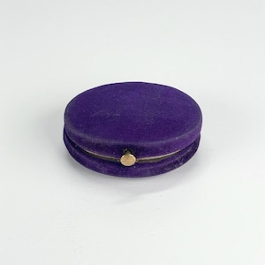 Vintage Picture Holder with Victorian Purple Velvet Case Design