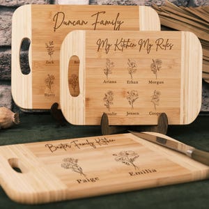 Custom Family Flower Cutting Board, Personalized Gift For Mom With Names And Birth Flowers, Mothers Day Kitchen Decor, Bamboo Serving Board