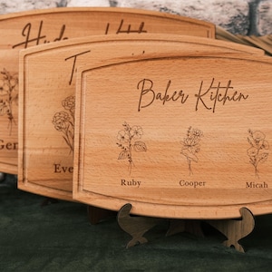 Personalized Wooden Cutting Board With Family Name And Birth Flowers, Custom Kitchen Gift For Mom, Mothers Day Gift, Rustic Home Decor