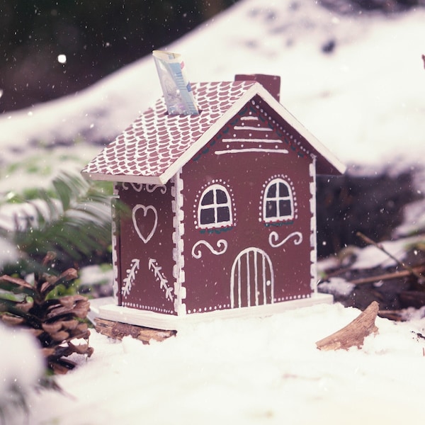 LEBKUCHENHAUS Spardose Haus aus Holz handbemalt, ideal als Geschenk / Geldgeschenkverpackung: Geburtstag, Hausbau, Hochzeit, Richtfest