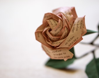 Personalisierbare Origamirose Ewige Rose Trauerrose, handgefaltet ideal als Geschenk zum Hochzeitstag, Jahrestag oder zur Papierhochzeit