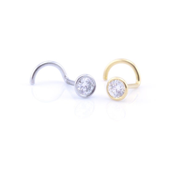 Platinum nose sales pin with diamond