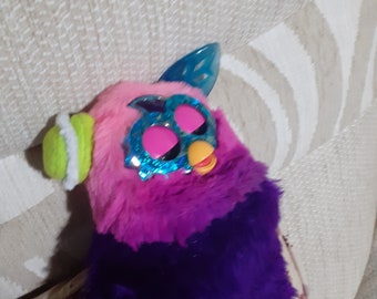 Furby de 3 pieds de long avec colonne vertébrale mobile