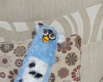 Furby de 3 pieds de long avec colonne vertébrale mobile