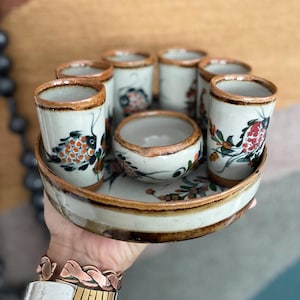 Tonalá Steingut Tequila Set mit Fisch und Pflanzenmotiven für Sechs (6) mit Salzschale und Servierplatte