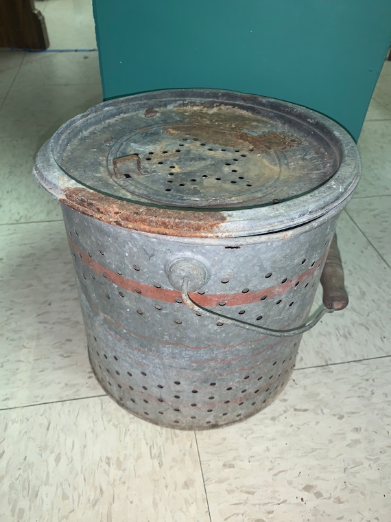 Metal Bucket. Vintage.galvanized Metal.minnow Bucket. Bait Pail. Shiner  Bucket. Rustic Accent,farmhouse. Primitive.camp House Decor. 