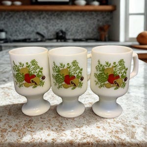 Corning Ware Spice of Life Design.Footed mugs,Pedestal mug set .Coffee mugs.1970’s. Retro Kitchen. MCM