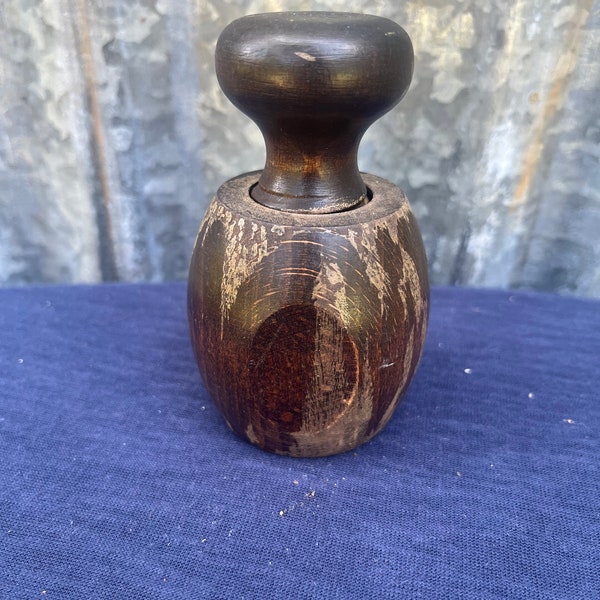 Vintage pepper grinder,Farmhouse kitchen accent,primitive wooden grinder,spice mill,pepper mill,kitchen shelf decor