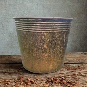 Vintage brass planter. Indoor /Outdoor planter. Farmhouse decor.Firewood holder,office waste basket,small trash can