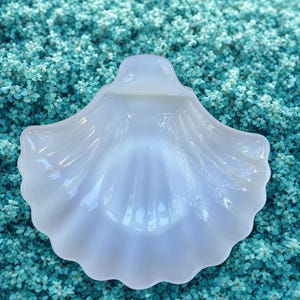 Vintage Milk Glass Shell Dish: Jewelry, Soap, Ring Holder