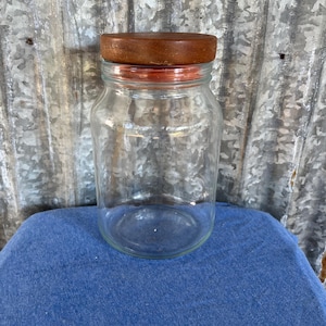 vintage glass jar with wooden lid. Tea canister. Anchor Hocking . Tea bag container.Glass candy jar with lid.Snack jar.Coffee jar.