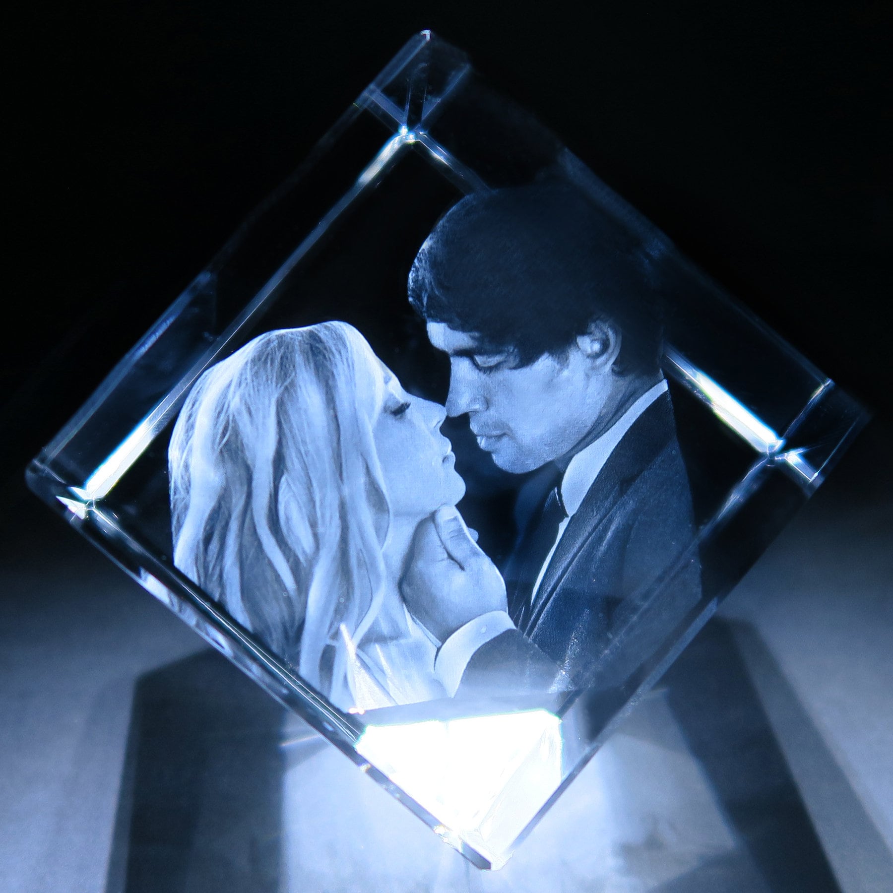 3D Diamond Photo Crystal - Personalised Photo Crystal - Perfect Gift - Use Your Own Image - Quick Delivery - Made in London, UK