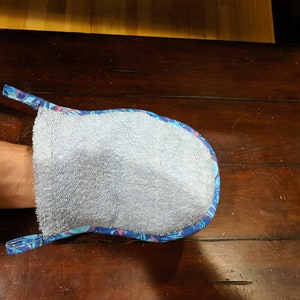 Beach Buster Sand Removal Glove