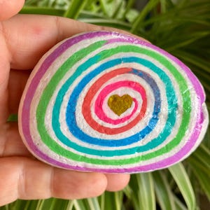 Focus On The Good,Inspirational hand painted stone,Colorful Painted Rock,Spiral on Stone,Home Accent,Small gift