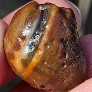 Hermoso nódulo completo con amatista y banda de nube con ojos y cáscara. Ágata del Lago Superior, 85 g (0,3 oz). En bruto, sin tallar ni pulir.