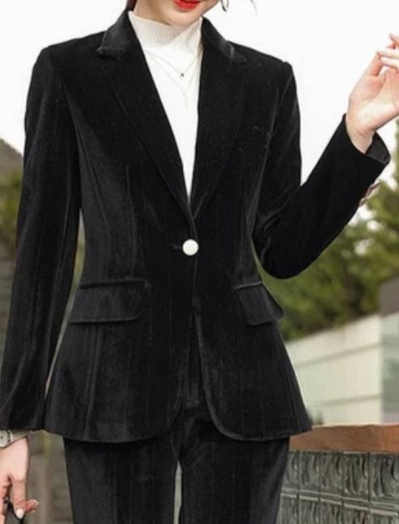 Women's velvet Tuxedos | Sumissura