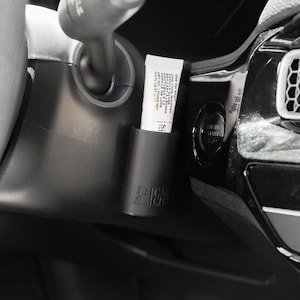 チューブ型リップクリームホルダー：CarChap - 汚れにくいデザイン
