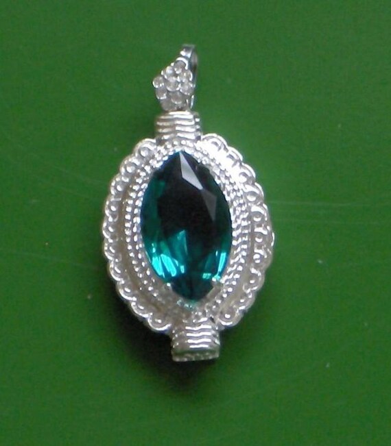 2" emerald green topaz solid 925 silver sweet pen… - image 1