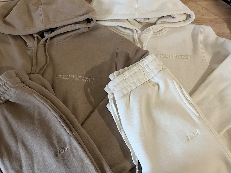 Personalised Embroidered Tracksuit Set of 2 Custom Roman Numeral Couples Matching Sweatshirt Anniversary Present for Him, Boyfriend Hoodies