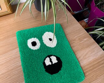 Stakes Silly Face Laptop Mat Green- Handmade tufted rug