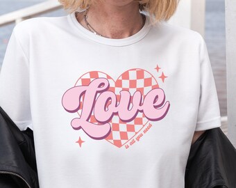 Retro Love Heart Design T-Shirt, Happy Valentine's Day Graphic Tee, Cute Women's Graphic Tee