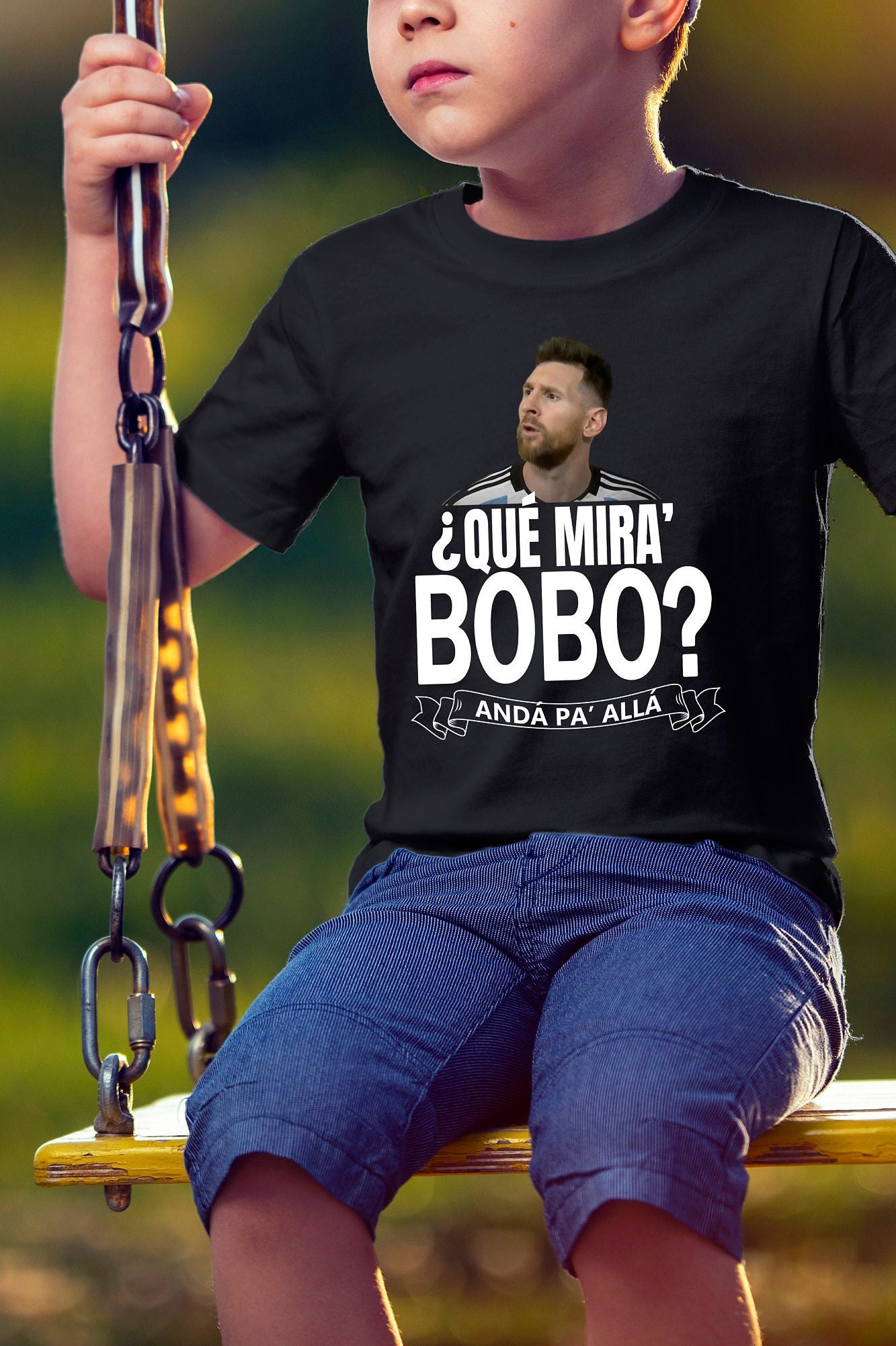 Discover Shirt Que mira bobo anda pa alla - qu mir, bobo. And pa' all T-Shirt