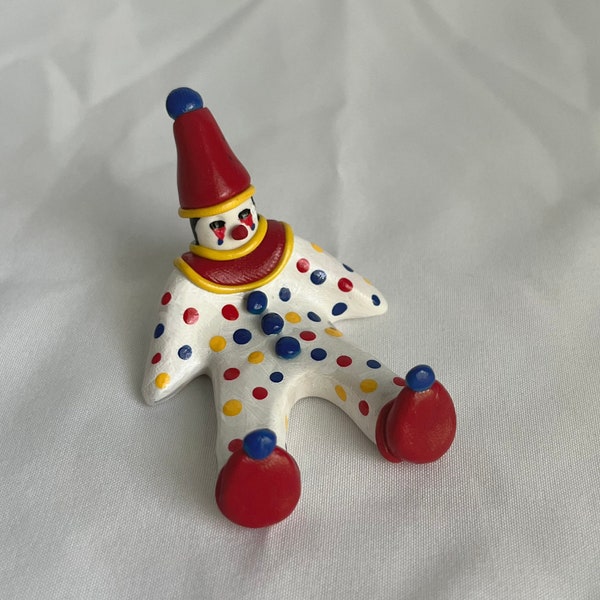 Mini figurine de clown aux couleurs primaires