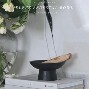 ÉLEVE Dekorative Sockel-Schale | Neutral Handmade Catchall Tablett | Minimalistisches Wabi Sabi Gericht | Moderne Fußschale Home Decor
