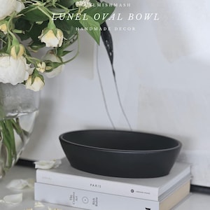 LUNEL - Handgemaakte ovale trinketkom: minimalistisch sleutelbakje, neutraal decor