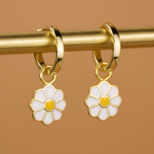 DAISY HUGGIE EARRINGS | Gold Hoop Earrings | Daisy Flower Earrings | Earring Gift For Her | Dainty Gold Flower Earrings