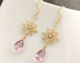 グリーンジェイドのゴールドフープイヤリング、ギリシャリーフの宝石