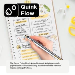 Pu&ograve; includere: Una penna argentata e dorata con una cartuccia d'inchiostro nero sta scrivendo su una pagina di un quaderno. Il quaderno ha un elenco di attivit&agrave; intitolato "Night Routine" e "Ready to - Today". La pagina del quaderno ha anche un elenco di attivit&agrave; importanti intitolato "Important".